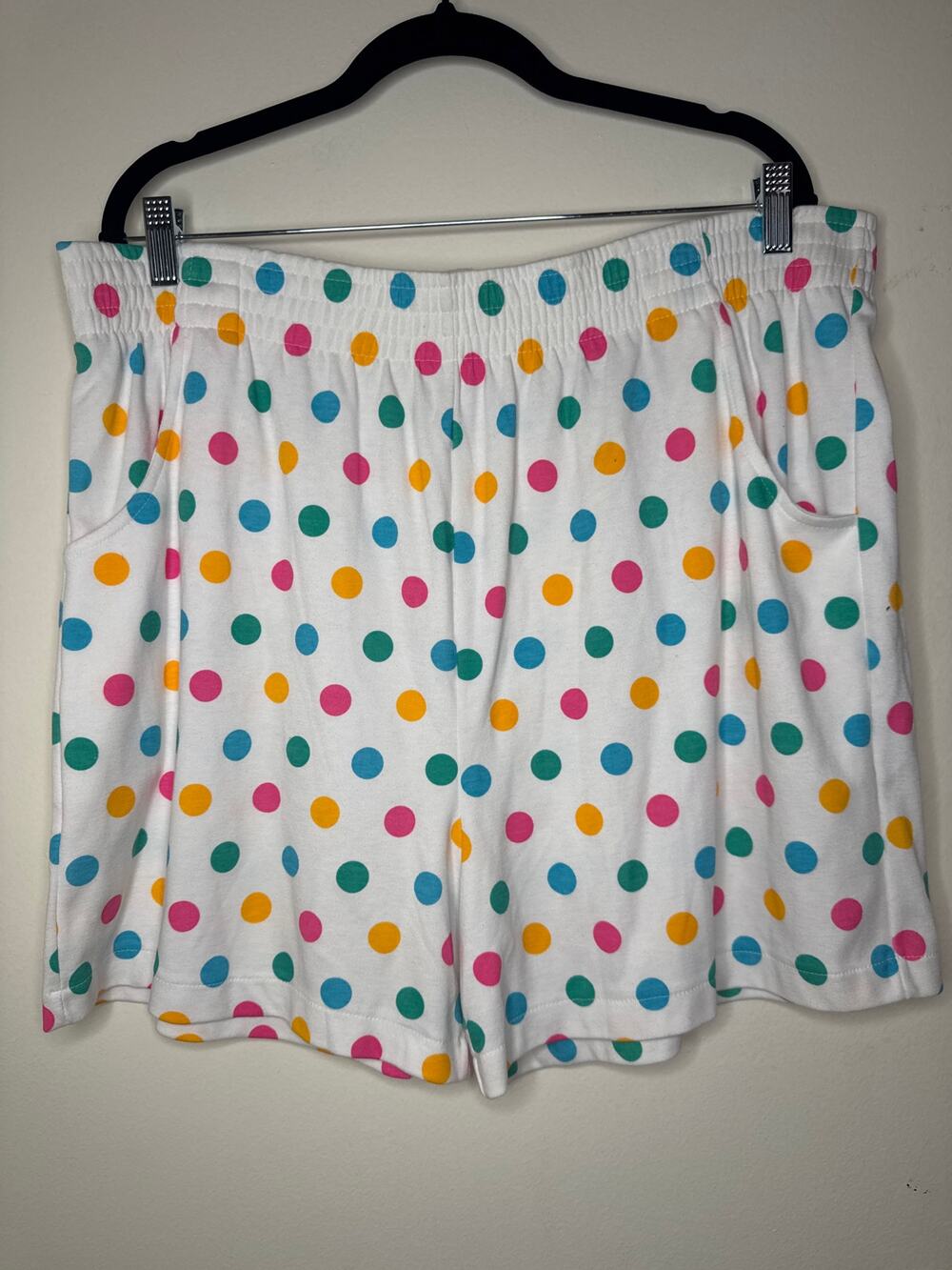 90s Karen Scott polka dot shorts- tagged M but measure bigger